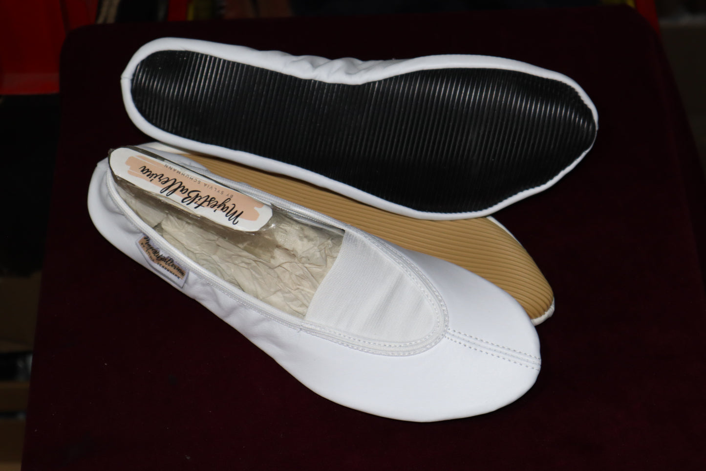 Majestiballerina Kunstradschuhe mit neuartiger schwarzer Gummisohle