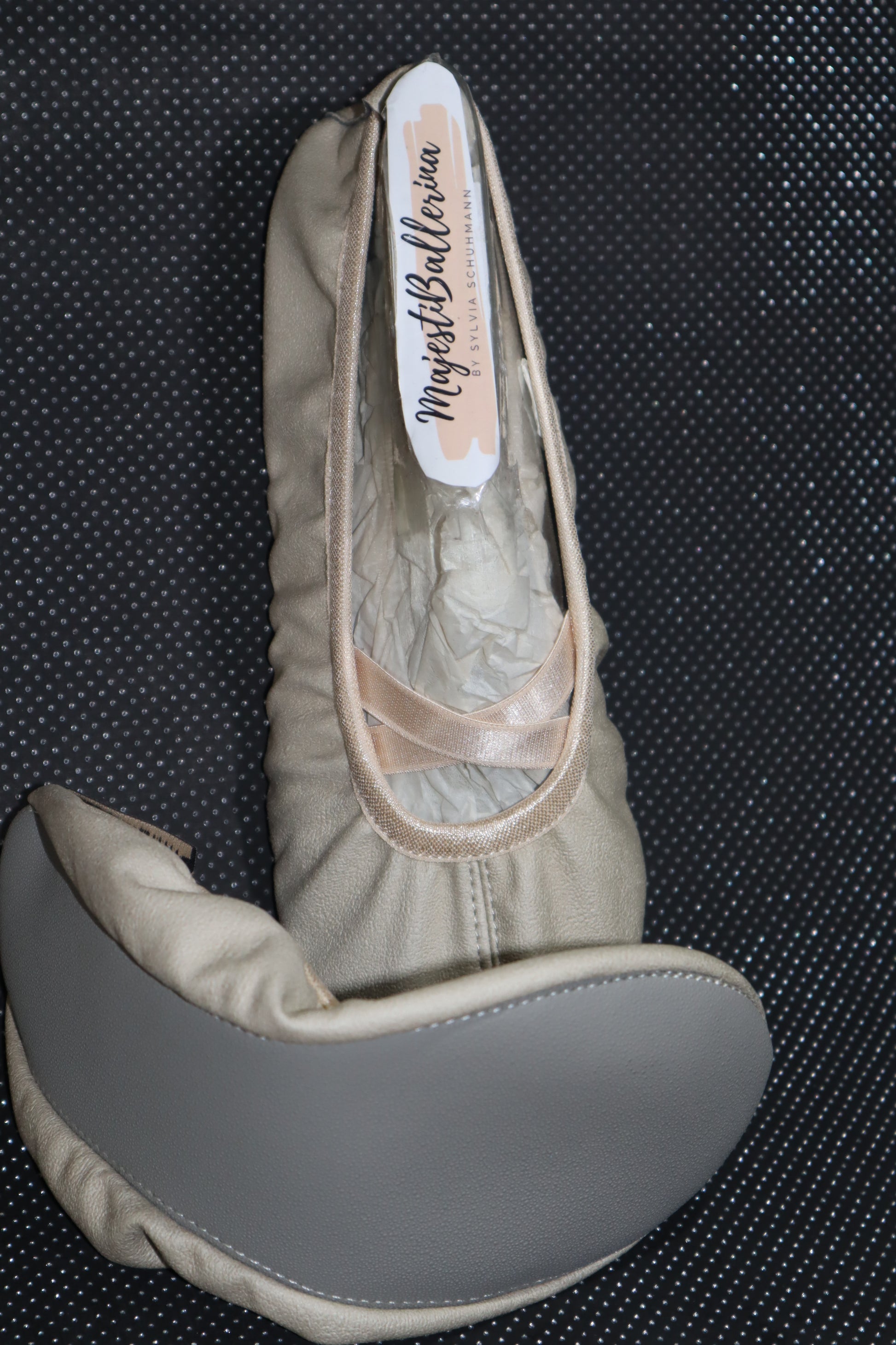 Gymnastikschuhe Schläppchen Majestiballerina THeresa vegan leather beige