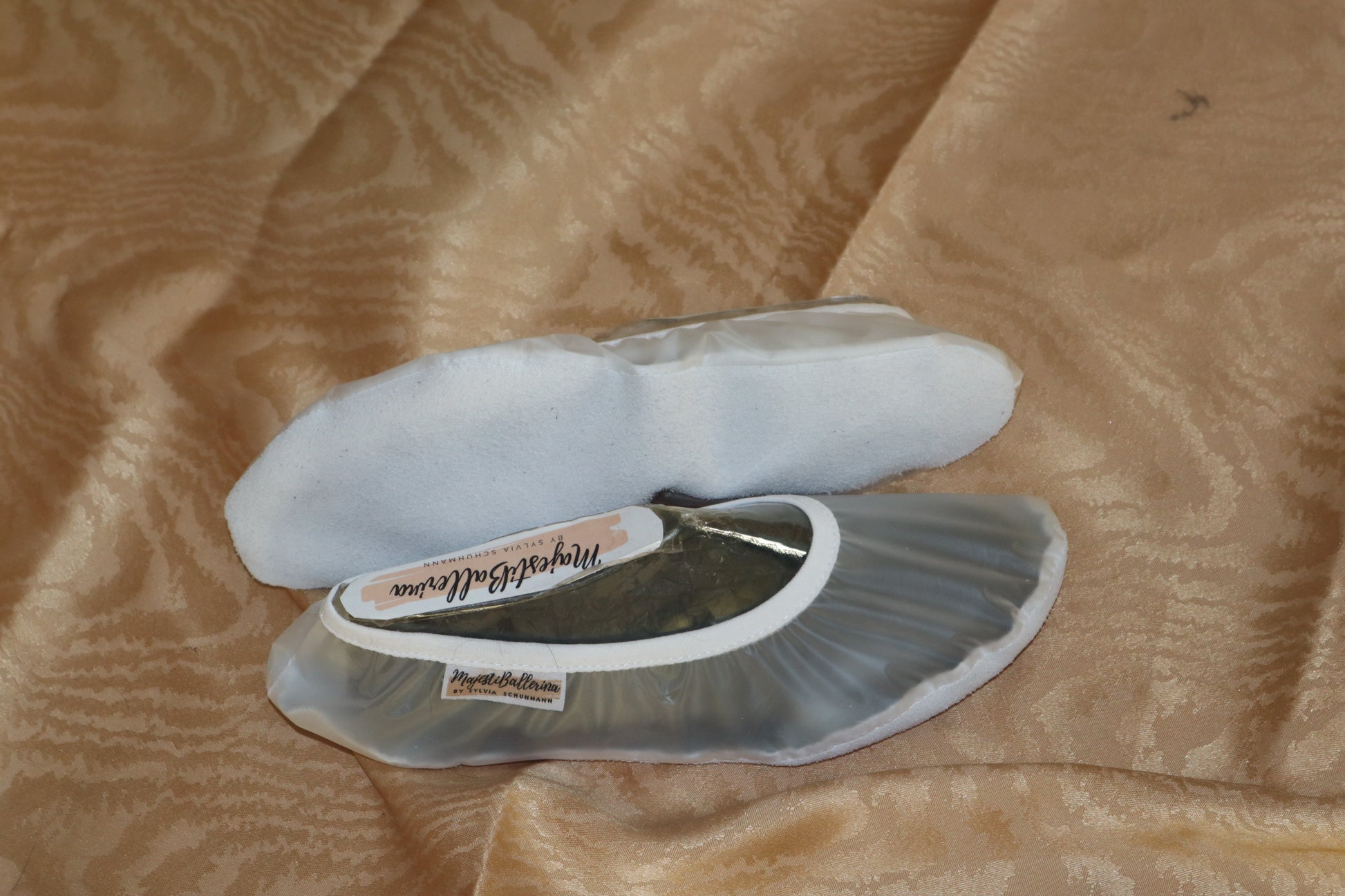 Premium semitransparent Majestiballerina Bubble Gum Edition