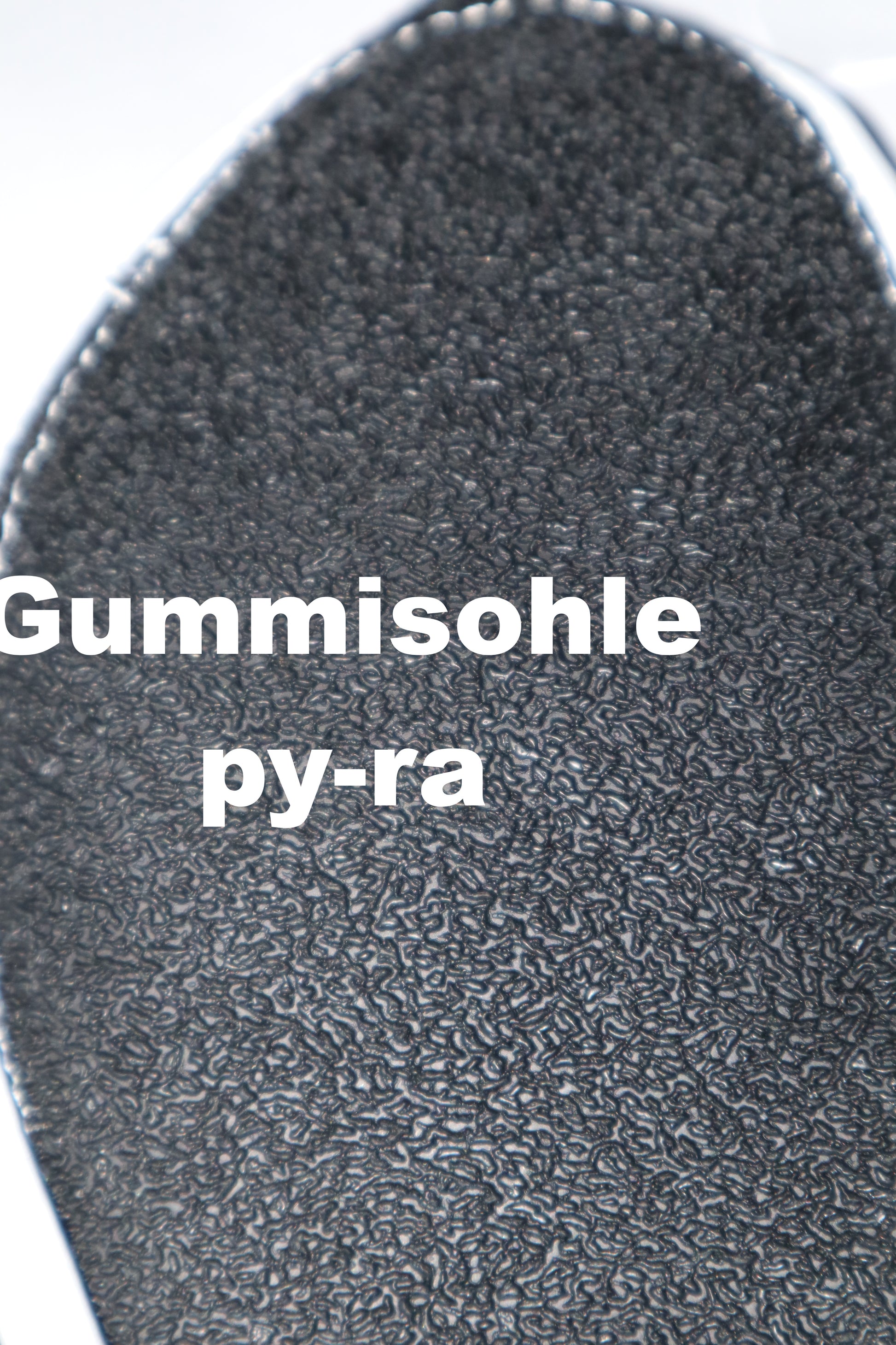 MajestiBallerina Ossi Turnschuhe mit neuartiger schwarzer Gummisohle